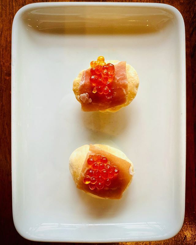 ToroBravoPDX's tweet photo. Barcelona Kiss. manchego pillow. jamon. olive oil espelette “caviar”.
.
👨🏻‍🍳: @flood_pants
📸: @staycationpdx
.
.
#torobravopdx #dinner #tapas #torobravoinc #pdxeats #pdxfood #pdx #eaterpdx @eaterpdx #pdxfoodie #pdxrestaurants #inseason #buzzfeast @buzzfe… https://t.co/hRS7JSYYPb https://t.co/LiAwueth8v
