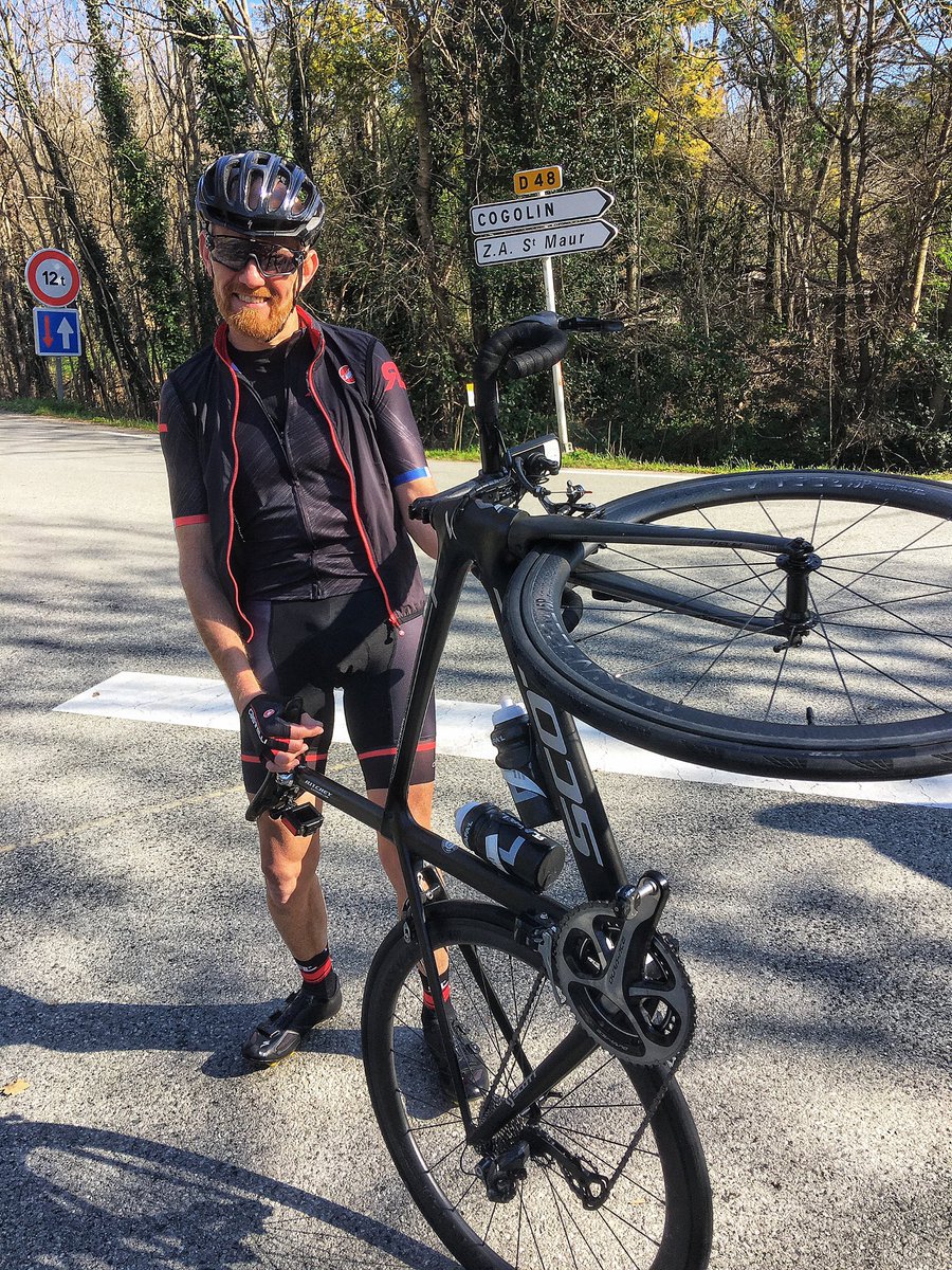 manudesrafa_l's tweet photo. Training camp #day2 pour le Team Rafa’L... 😍 @OTLAVANDOU @CastelliCycling @ShimanoROAD @GarminFrance @ScottSportsFR #rafalsocks #rafal #sockgame #cyclingsocks #leteamrafal #castellicycling #castellifrance #garmin #scott #shimano #duraace #maxwheel #2k20 #neverstopcycling https://t.co/KPLJ3fTUOi