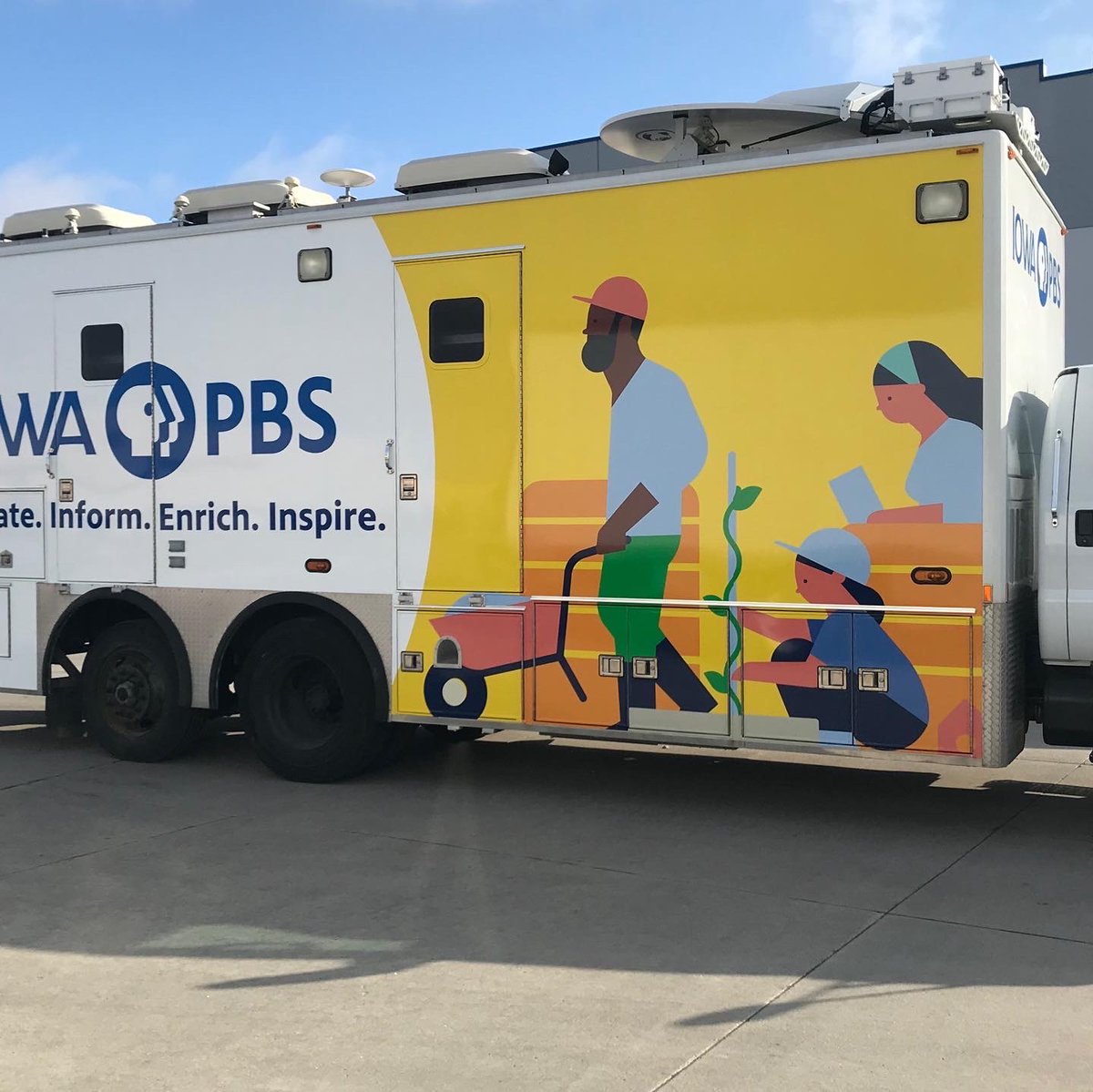 LashierGraphics's tweet photo. We had a fun time printing and installing this new trailer wrap for @IowaPBS! The results from the finished product turned out great!
#largeformatprinting #installation #customgraphics #trailerwraps https://t.co/dKDp4XDPzC