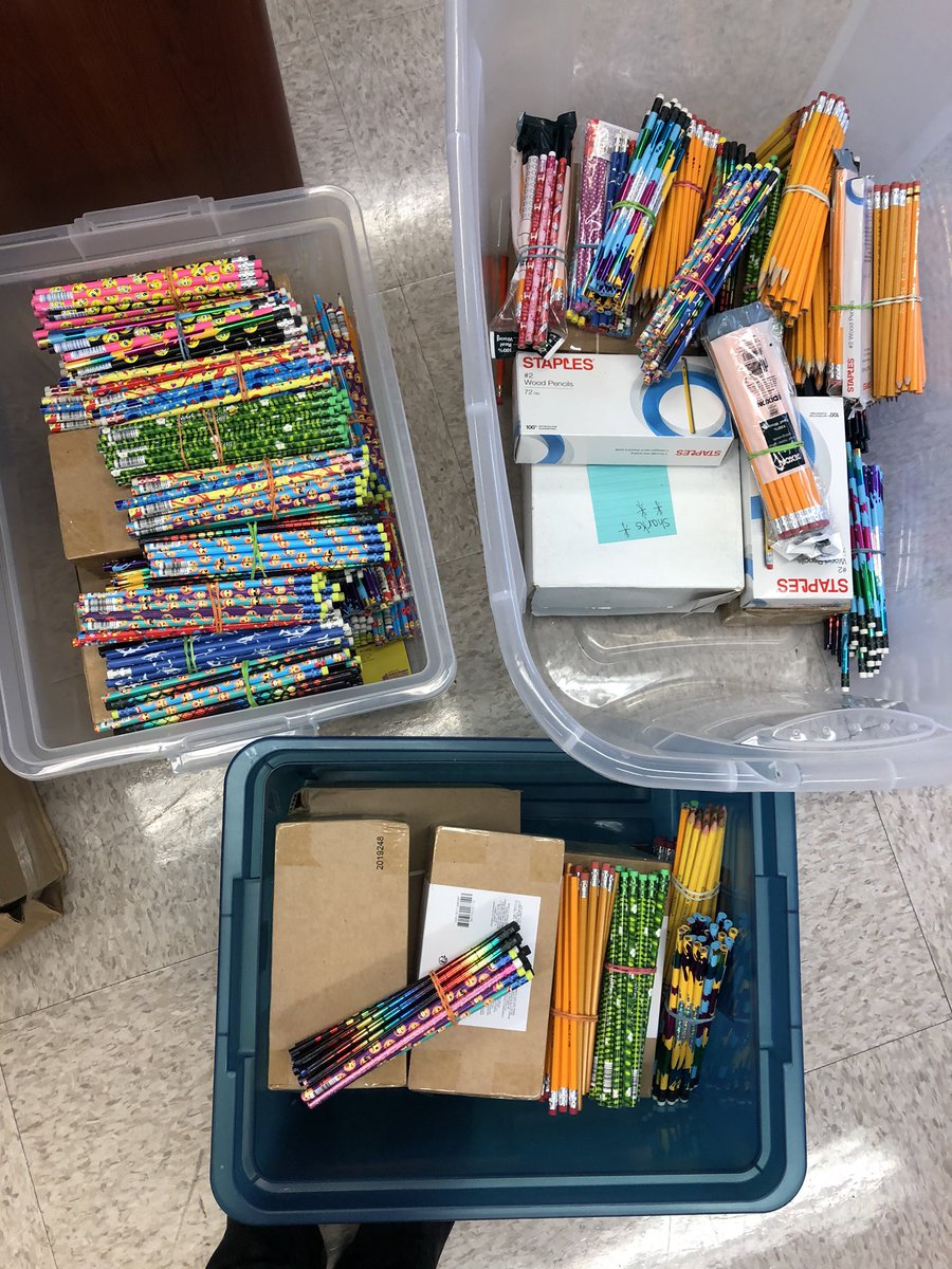 EdLeaderDrTobia's tweet photo. Another 5,000 donated from @Ms_A_PS100x for the pencil cause! #team8 #givethekidapencil #thekindnessofstrangers https://t.co/t4xphajcBL