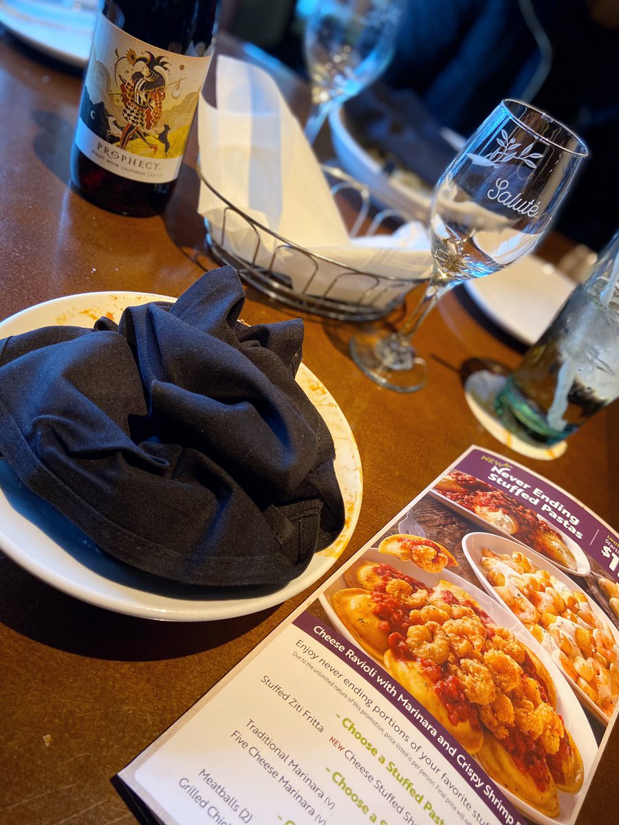 OGMuncie's tweet photo. POV: you just ate 4 breadsticks, a salad, and 2 never ending pasta bowls. Your server just asked you if you wanted dessert and you said yes https://t.co/kBtAtyP5J2
