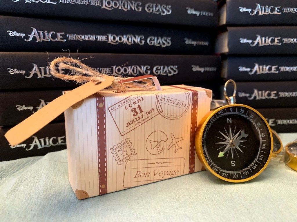 dearjalen's tweet photo. https://t.co/T8fYGlWd5w How I Used an Alice in Wonderland theme for our @DisneyCruise fish extender gifts! #FishExtender #FishExtenders #FishExtenderGifts #DisneyCruise @WaltDisneyWorld #DisneyCreators #DCC #DCD #partyfavors #AliceinWonderland #Alice #PixieDust https://t.co/zwKkxIA2f7