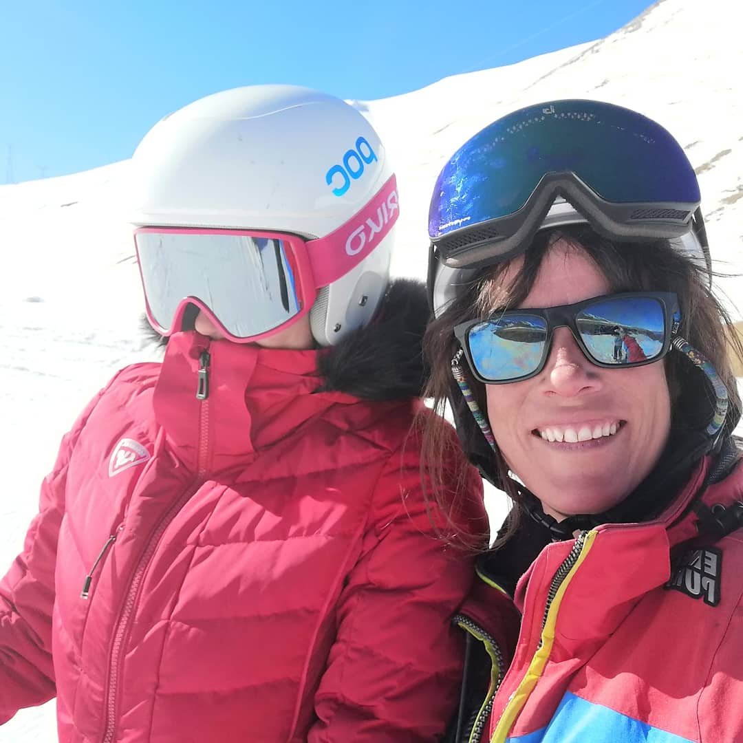 MariaTecEsqui's tweet photo. Visita de la família. Encara que he esquiat poquet amb elles, he gaudit com una nena amb les meues nebodes.
.
.
.
.
.
.
#esquí #winter #mountain #photograghy #neu #catalunyaenamora #snowgirls #instructorski #LaCerdanya #LaMolina2020 #bluesky #mountainliving https://t.co/0tAoxa76jG
