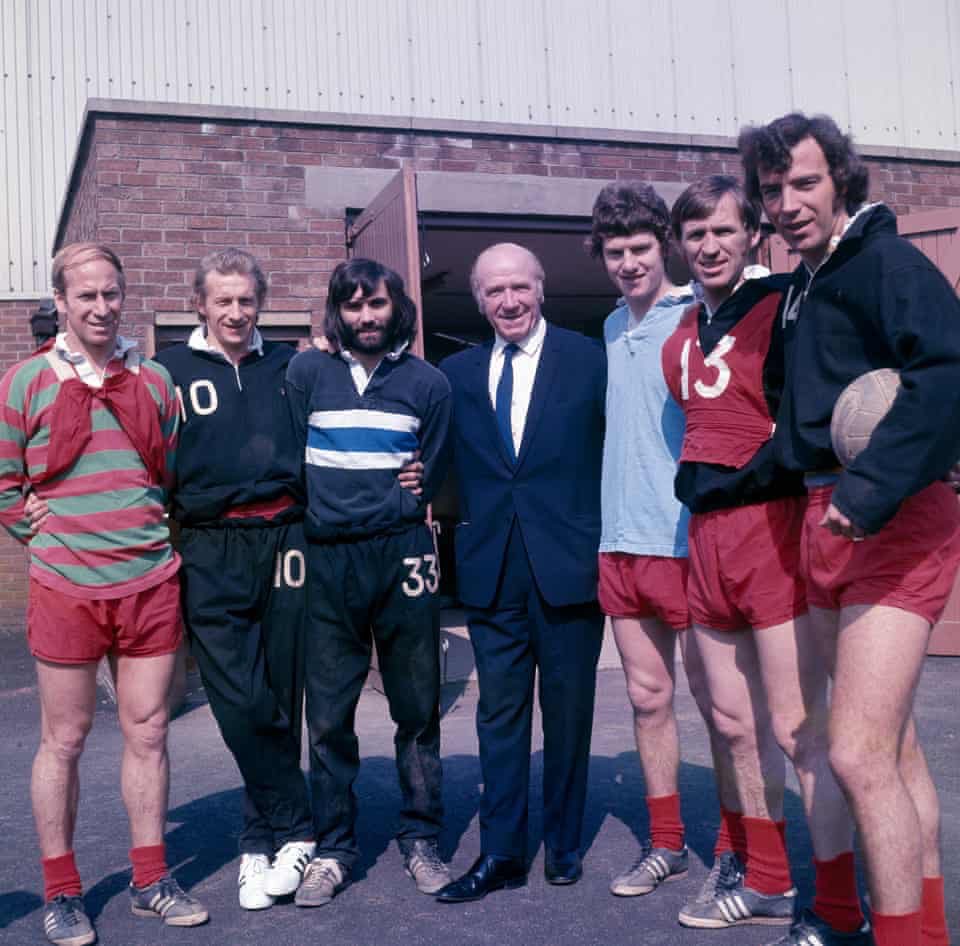 Matt Busby pictured with Charlton, Law, Best, Kidd, Crerand & Sadler at #mufc’s Cliff training ground. More legends in this pic than most Premier League clubs’ history. 🏆🙌🏼⚽️👹