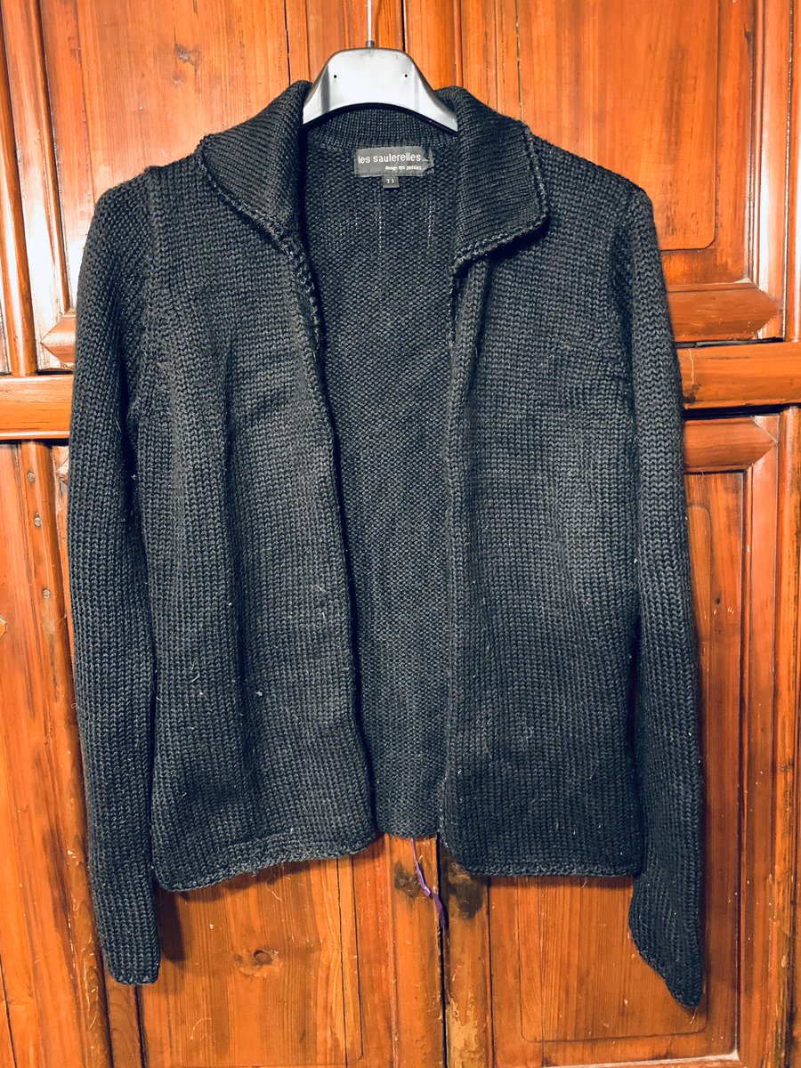 formarie2's tweet photo. 3€ gilet noir. un peu pelucheux 
https://t.co/WmQAk3UPGE
#alainmarie77 
#alainmarie77vetementfemme 

#gilet #lessauterelles #gilletnoir #gilet36 https://t.co/wMM4yVZwZu