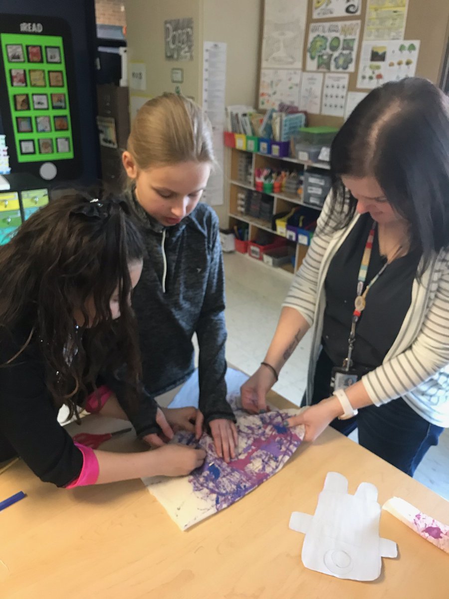 McGregorStudio's tweet photo. LINK members working on plushies to surprise their buddy with the fabric their buddy made. SEW excited to see them coming along! Guest quilter came in to teach us some handsewing techniques. #WayCreates #WayCares @bhschools @s3barterian https://t.co/3WvwF5nmfX