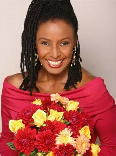 joylight62's tweet photo. We Celebrate #BSmith for #BlackHistoryMonth "Whatever You Do, Do It With Style." The Grand Model, B. Smith. She was a Restaurateur, plus authored many #Cookbooks. B. Smith helped to raise awareness about #Alzheimers Disease amongst people of color. #RIP #BSmithwithStyle 1949-2020 https://t.co/IK78m8ougt