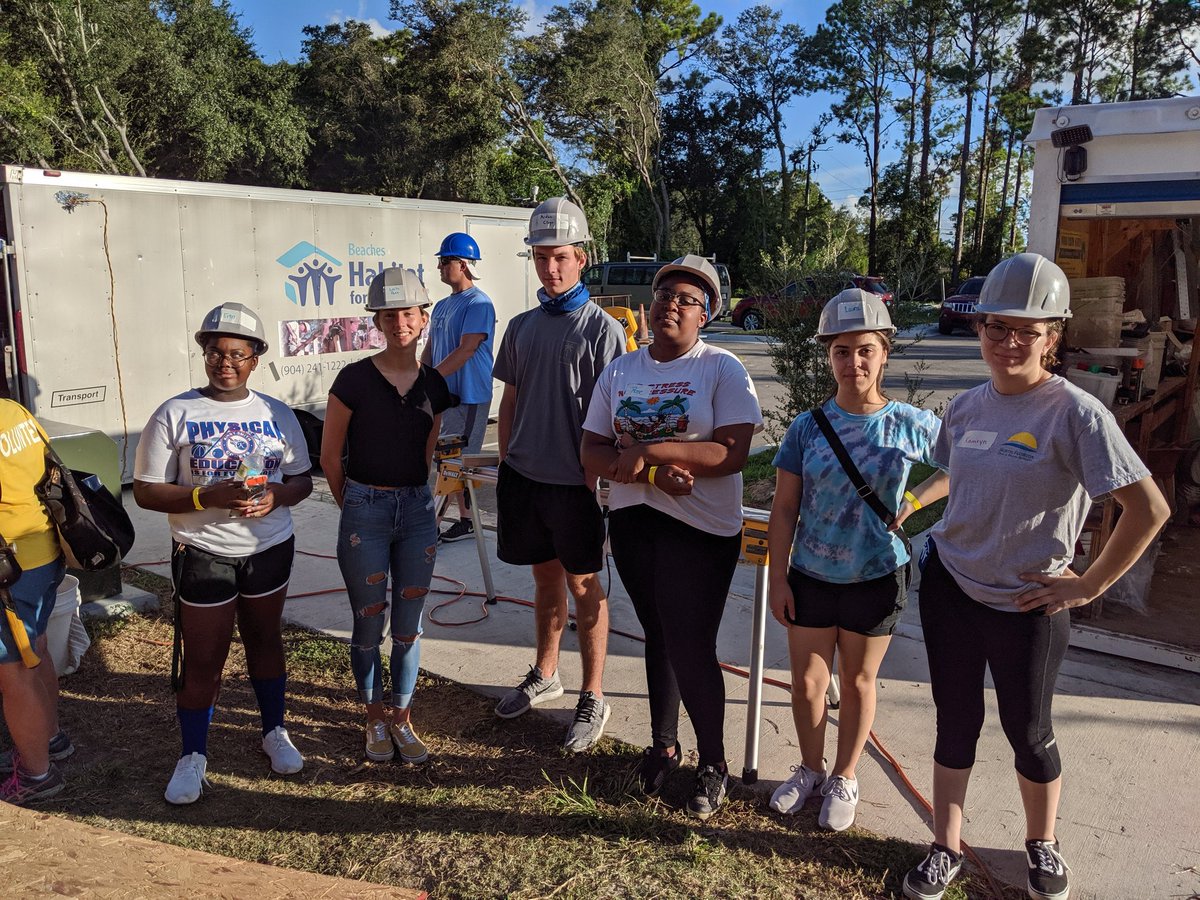 ACHSCrew's tweet photo. Hey, AC Crew!
We still have room for more for this Saturday's Beaches Habitat for Humanity event, 8:30 to 12:30.
No special skills needed; they'll show us how to do whatever they need. 
Come by room 633 to sign up! https://t.co/n19W28xRL8