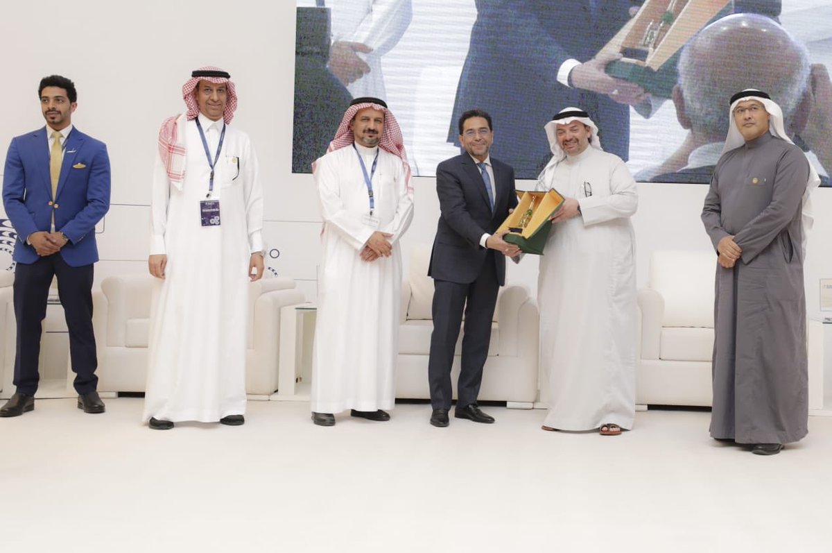 MAB_inyour_face's tweet photo. It was a delight and real pleasure to attend the Saudi Airlines meeting for the launch of the Ground Operations Top5 initiative conference - Jeddah Feb 2020 https://t.co/dkt6xzN8gv