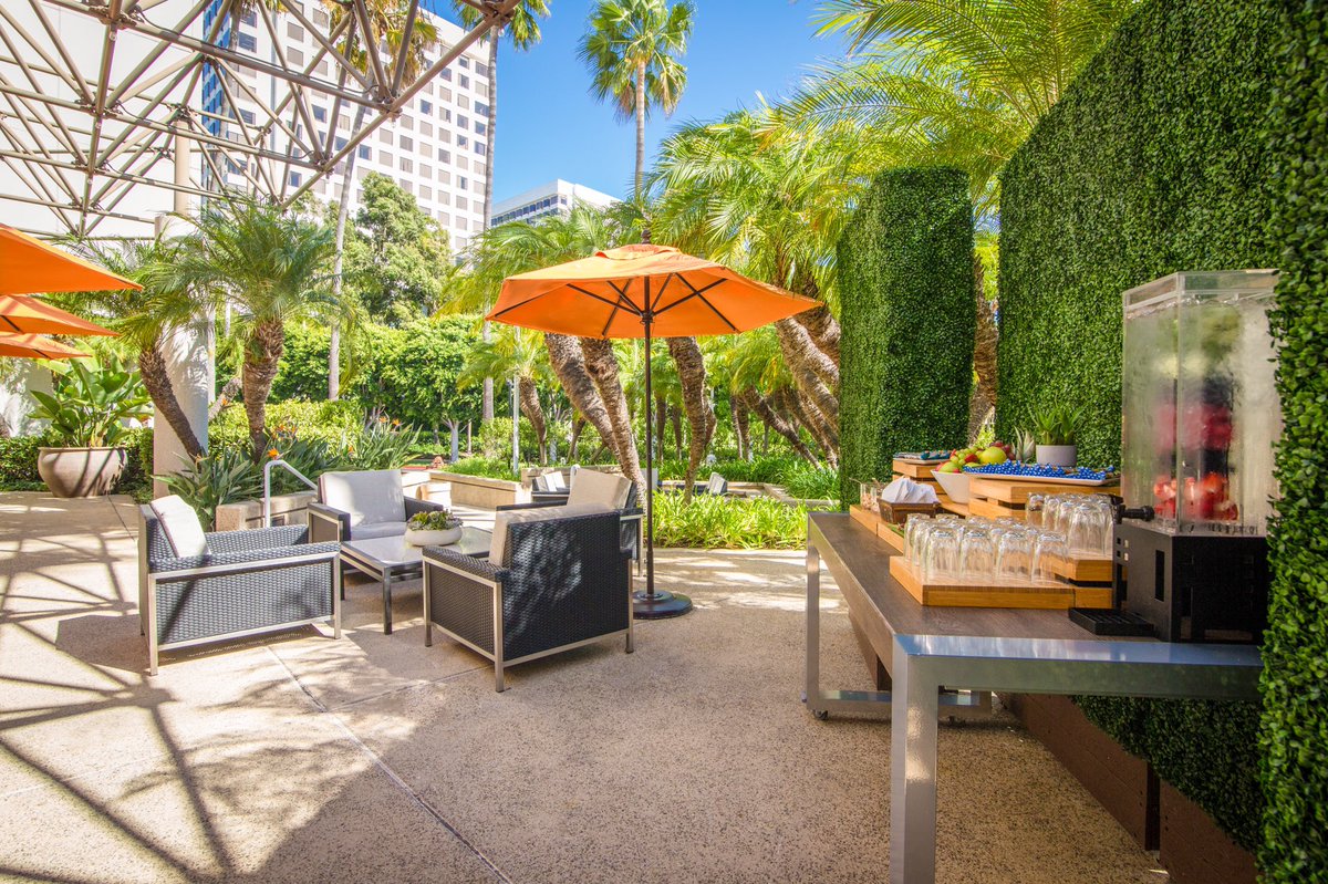 Hotel Irvine tweet media