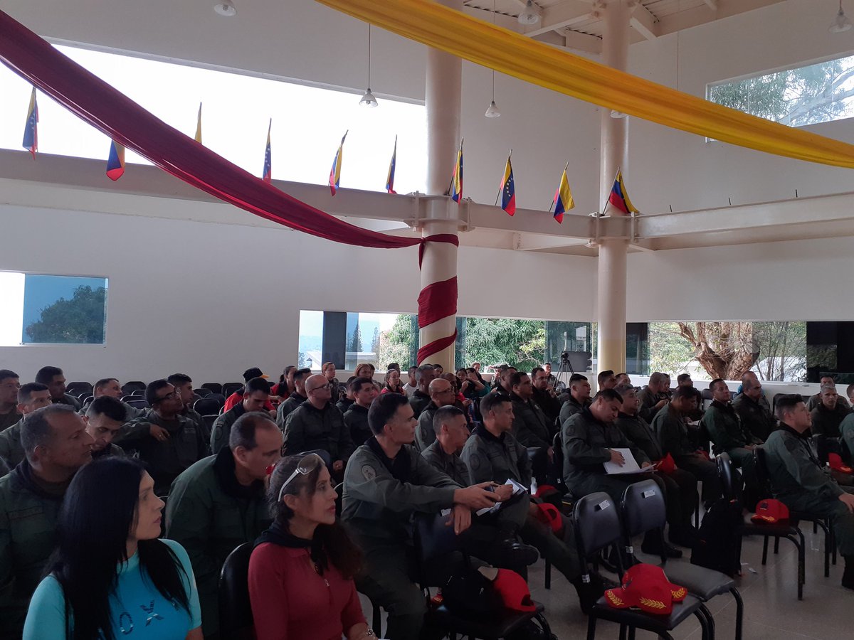 iaesen_umbv's tweet photo. #24Feb La Dra. Cleopatra Avgerinos Juez 5to. del Circuito Judicial del edo. Táchira, presenta una definición y las estadísticas de los delitos más comunes, vinculantes a esta zona transfronteriza a los #Maestrandos del @iaesen_umbv y el @ieseofanb en la @Zodi_Tachira https://t.co/DBHGn3x5g9