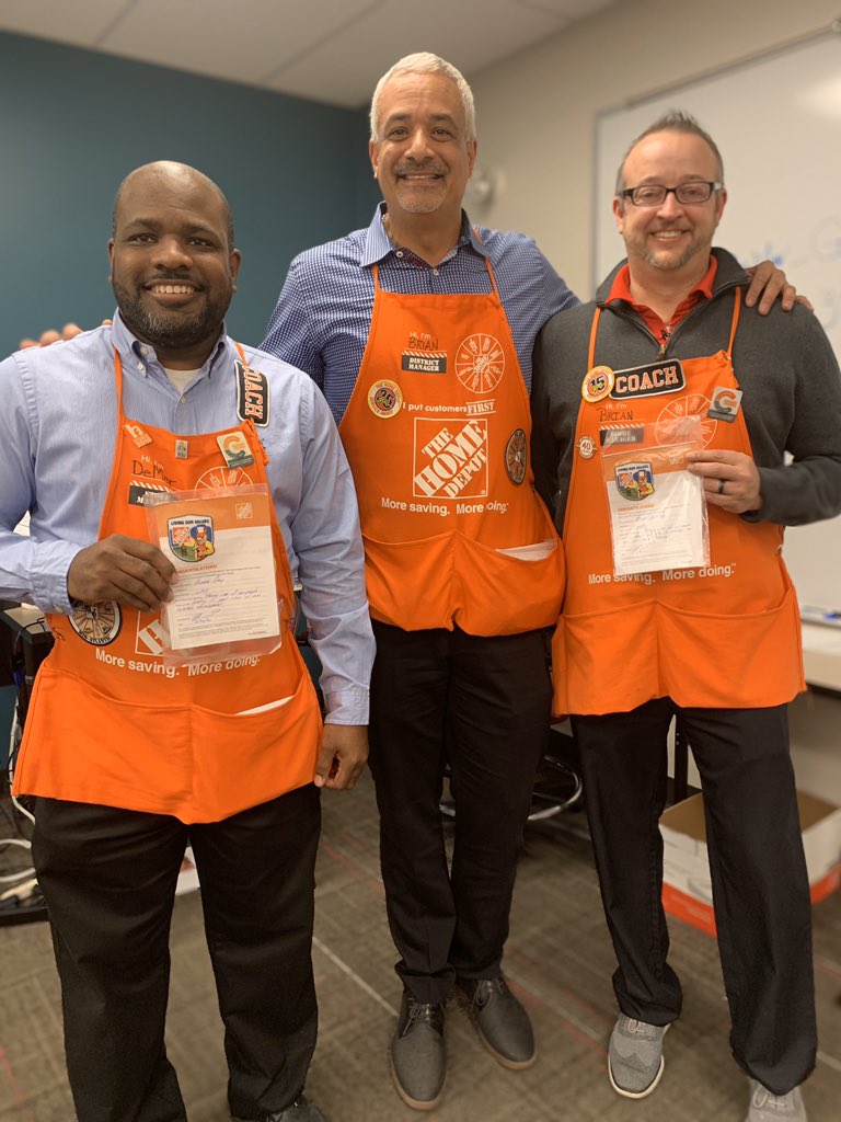 JessieWhiteman2's tweet image. More recognition from last week’s ASM Development classes! 
Congratulations, Christine Berry, Kevin Harvey, DeMar Grey and Brian Hopkins!!!!👏👏👏👏👏
Thank you for your meaningful  participation and your awesome impact on the development of our ASM team!!