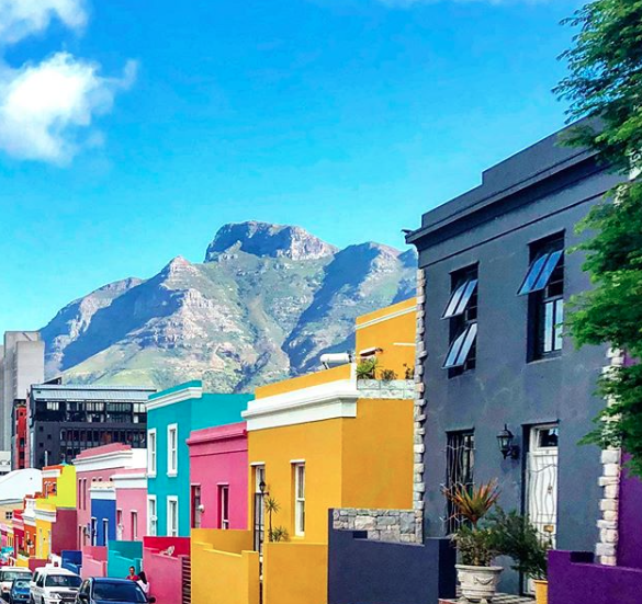 CapeTownEtc's tweet photo. The Bo-Kaap is one of Cape Town's most culturally-rich and colourful neighbourhoods. When was the last time you paid it a visit? 
Photo by @christian_mc_travel https://t.co/ULyhtT3tiF