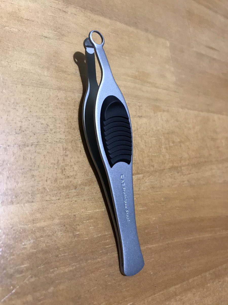yazutsuan's tweet photo. This is my tool trimming nose hairs. It takes a little time for being good at using it. https://t.co/XM3EvS4G06