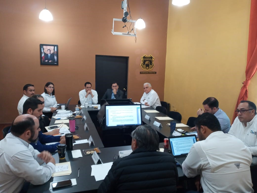 VinculacionTam's tweet photo. El Subsecretario Miguel Tinoco Sánchez junto al Rector de 
@ElColegiodeTam, Rodrigo Vera Vázquez, la Coordinadora de OPD´s, @GlenLomeli y directivos del @gobtam hacen sinergia institucional en la XLII Reunión Ordinaria de la #JuntaDirectiva en #CdVictoria #Tamaulipas #SEMSySTam https://t.co/IaAJWU8Sob