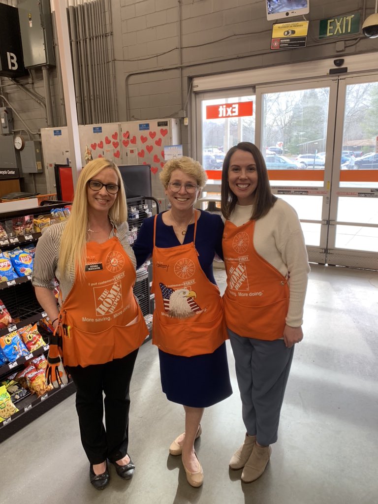 Thank you Congresswoman Chrissy Houlahan for spending part of your afternoon with us at 4119 Frazer!! We had such a great time sharing The Home Depot Core Values with you and even mixed some paint!! Come see us again soon, Chrissy!!🇺🇸🎖🎨