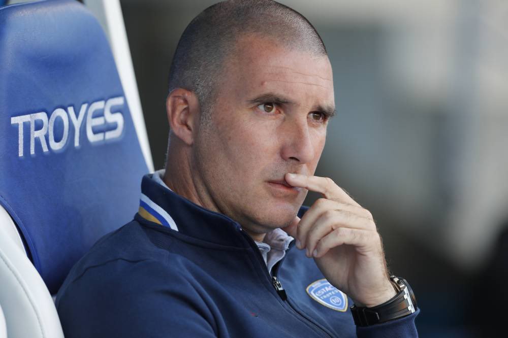 MohamedTERParis's tweet photo. Troyes a débuté l’année 2020 avec 4 défaites consécutives.
Le groupe troyen n’a jamais abandonné !
Faut saluer le management du meilleur entraîneur de cette @DominosLigue2, @azgui31: détendu qd ça va mal & déterminé qd ça va bien.
Batlles fait un bien fou à Troyes. #ESTACAJA https://t.co/TgSW3vHZoE
