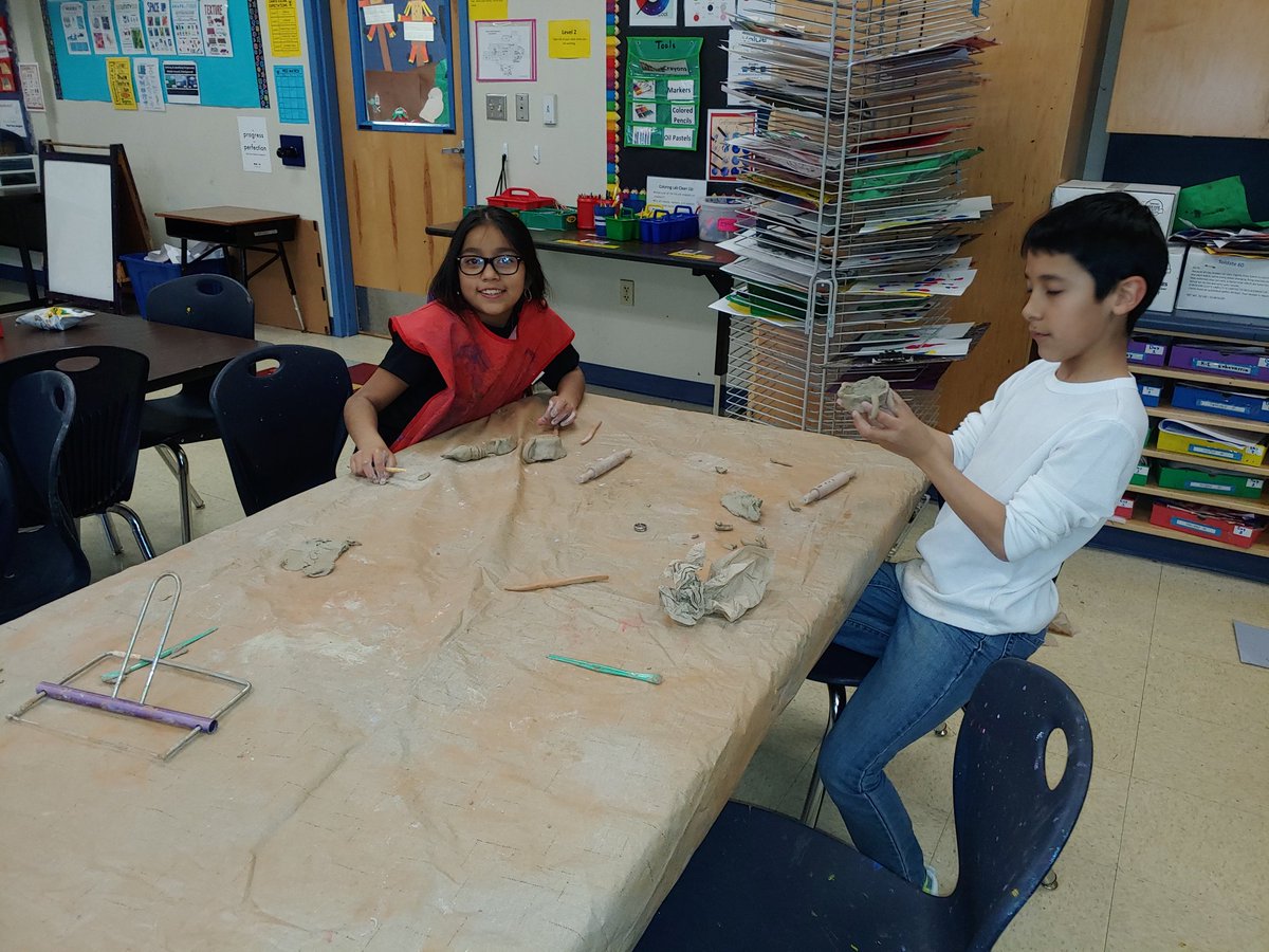 OHTArts's tweet photo. OHT Art Club creating with clay!! #artclub #ceramics #elementaryart #hootforthemoon @NISDOHT @NISD_FineArts https://t.co/GIfu2DahVE