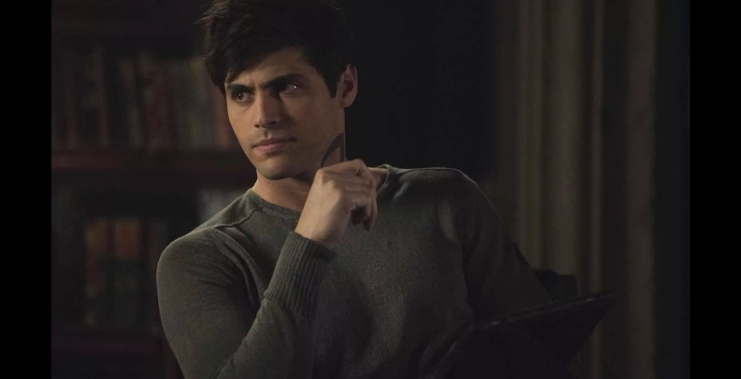 inChesterarms's tweet photo. Dite quello che volete, non mi interessa, ma Alec interpretato da Matthew Daddario è tutto un altro mondo #Shadowhunters https://t.co/rRyb14750M