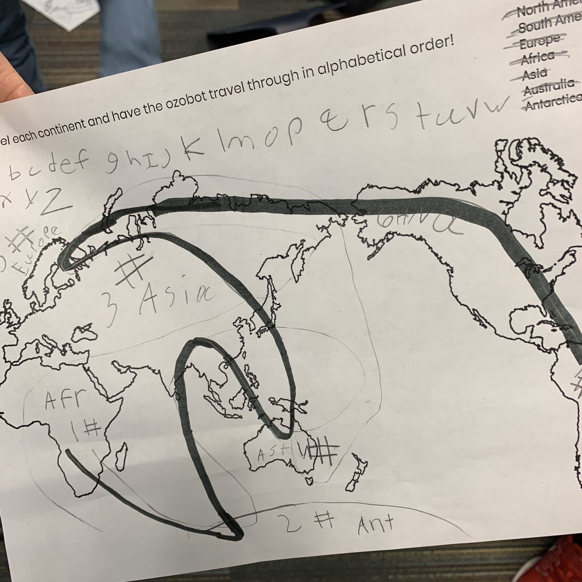MsRosie_library's tweet photo. More continent knowledge practice with @ozobots
🤖❤️😍🌎🗺
#2ndgrade #socialstudies #standardsbasedlibrary #robots https://t.co/fCxEPLKOIW