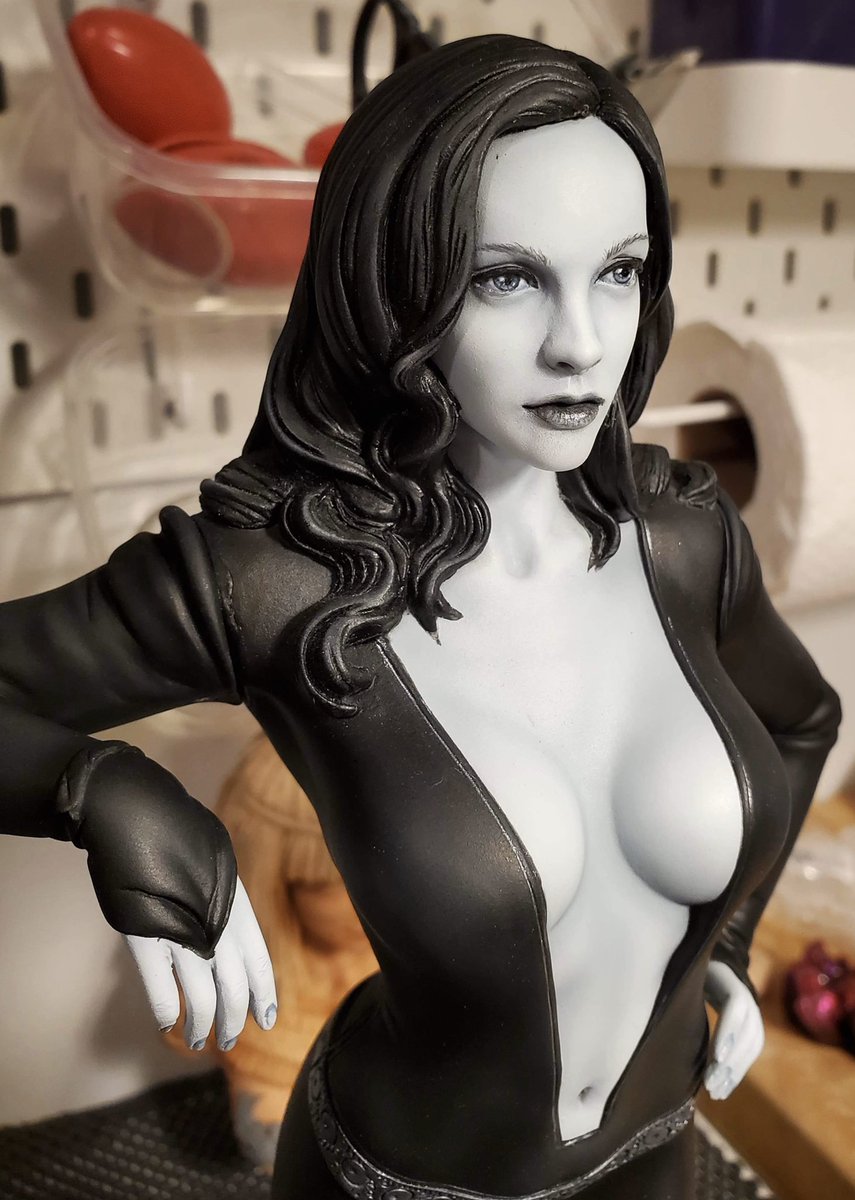 GarageKitsUS's tweet photo. 😱😱  new WIP shot of our grayscale Wednesday being painted by Annya using our Cool Gray Paint Set that will be on our tables at Wonderfest. 

#Wednesday #allgrownup #wednesdayaddams #addamsfamily #Chistinaricci #garagekit #garagekitsus #garagekitsuscolors #modelkit #airbrush https://t.co/3oxBD1tCGG