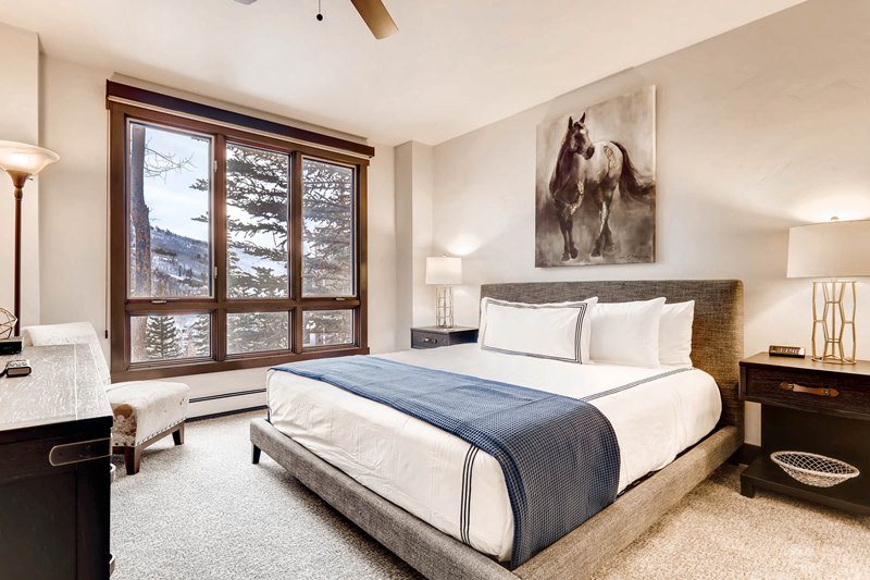 piratebelize's tweet photo. Spring skiing is almost here! 🎿 Enjoy ski-in/ski-out access in #BeaverCreek, great views and high-end touches throughout at Highlands Westview 104. https://t.co/wuON2Qca05 | #VailValleyGetaway #SpringSkiing #MountainGetaway https://t.co/bRPFSSz2R7