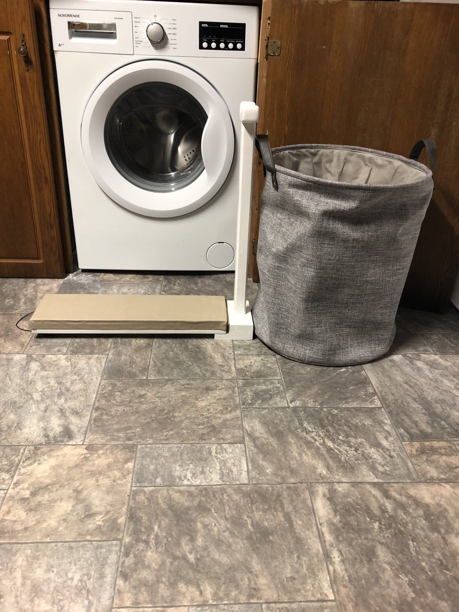 GluinandGlan's tweet photo. **🥁Drum Roll 🥁**-Our finished product is here! Our padded kneeler will protect your back as you insert and remove clothing from your washing machine and dryer. This household chore is now a breeze! @KerrySEP @StudentEntProg @PresCisland #KerrySEA #studententerprise #PresCisland https://t.co/zOLeAOqSzX