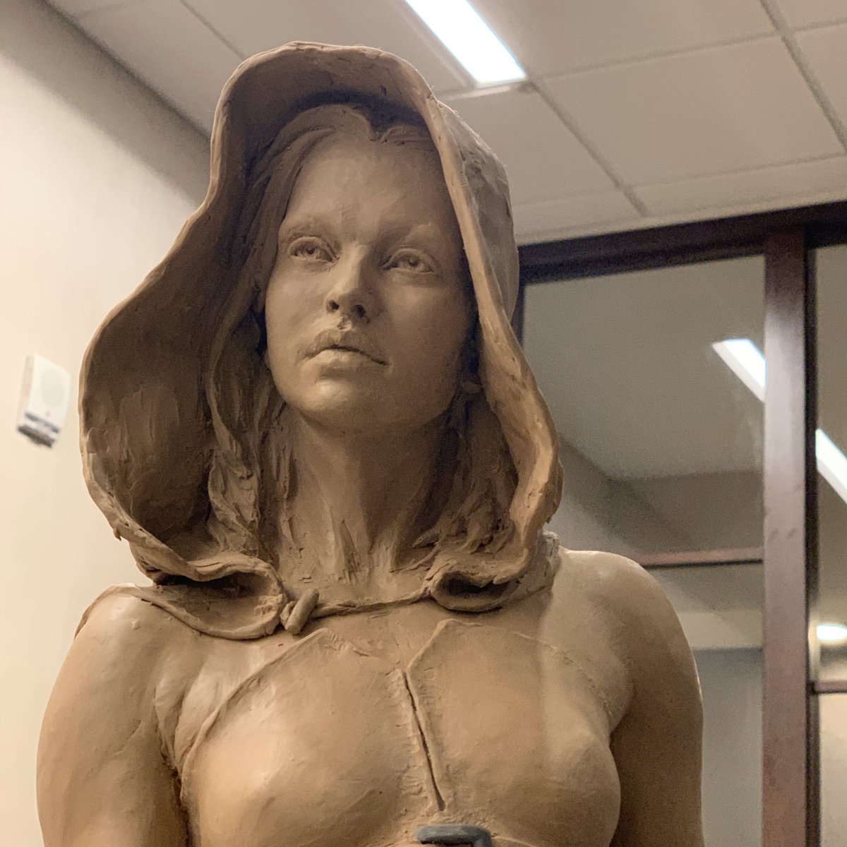 At <a href="/LTUESymposium/">LTUE</a> a few weeks back I ran into master sculptor Devon Dorrity whom we’ve commissioned a statue of Vin from. It’s still in process but it’s too awesome not to share. Enjoy! #MistbornMonday