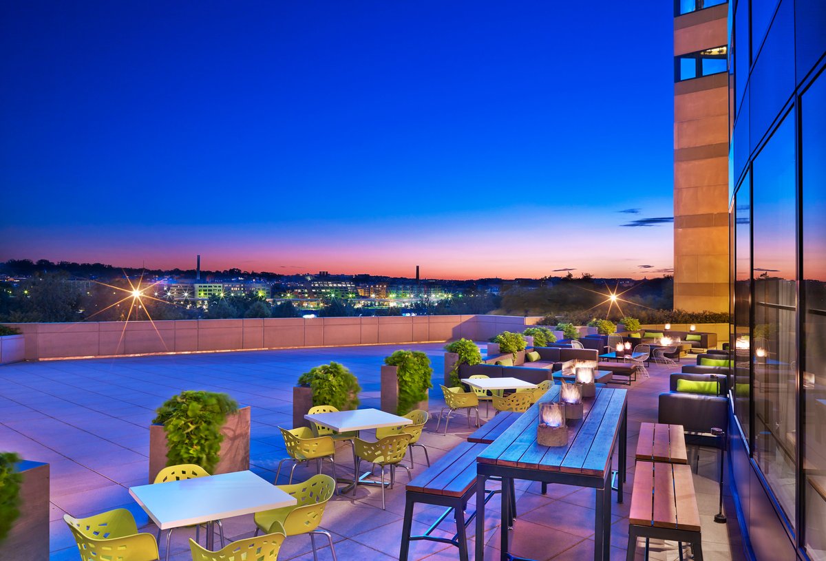 ArlingtonLM's tweet photo. Spring is in the air! Think about booking your next event with us and enjoy our unique outdoor rooftop space and our Amuse restaurant, the perfect setting for your intimate affair!  For more information visit https://t.co/cNHdlcFtyu https://t.co/kN7FYpZ9Xz