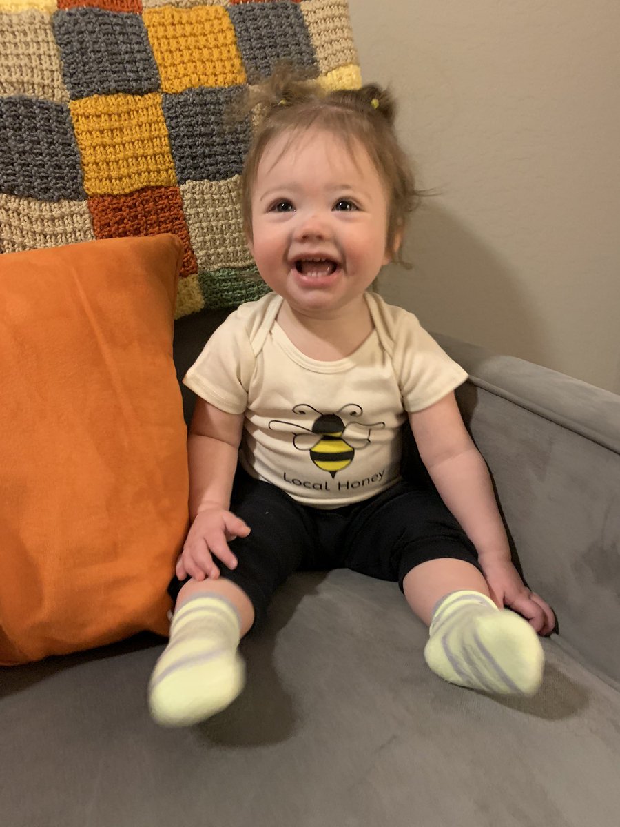 Cecilia wants you to *bee* kind! 🐝 💛🖤 #wishingforkindness #heartofgold