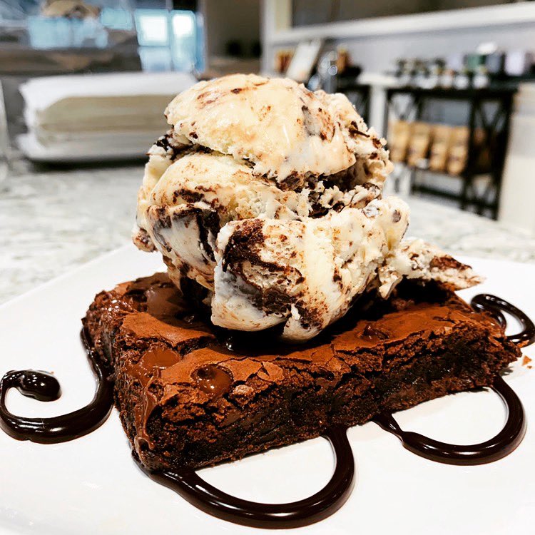 PercandCreamery's tweet photo. Brownie with ice cream topping!! https://t.co/xx4qObRsTh