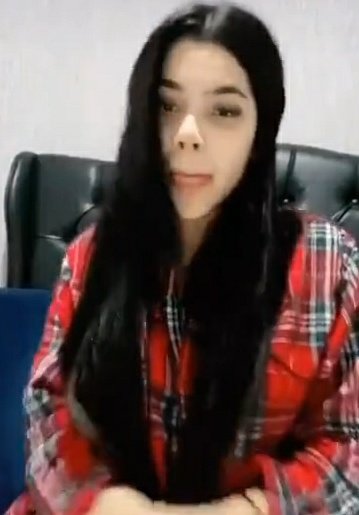 PerlaSa06121071's tweet photo. @SoyKeniaOs @PanteneLA Nadie se meta con la diva jajaja, ya amika quítate las extensiones 🤣 https://t.co/LC95Jyb7pu
