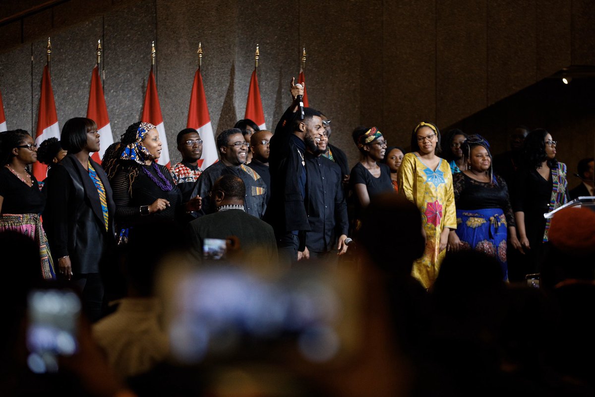 JustinTrudeau's tweet photo. L’histoire des Noirs fait partie de l’histoire du Canada. Ce soir, à Ottawa, nous nous sommes réunis pour souligner et célébrer les nombreuses contributions des Canadiens noirs à notre pays, et pour parler de notre travail pour créer plus d’opportunités pour tous. #MHN2020 https://t.co/AZhaNLf6pN
