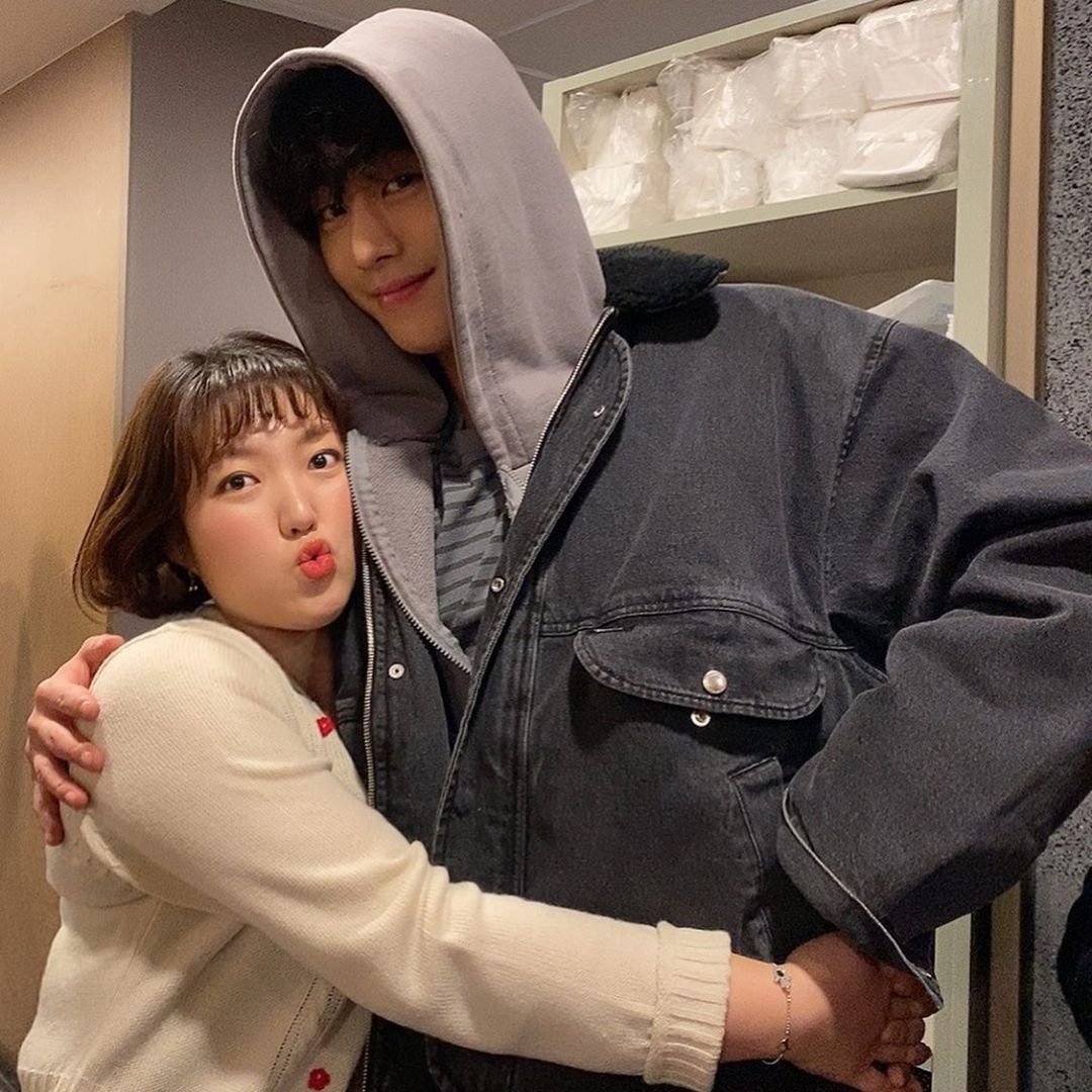 [2020.02.25]@eunjiyaaa__ (make-up artist) insta update:분장할일 진짜 많았는데..싫어요 소리 한번 안해서 너무 고맙고 이뻤어수고 많았어 서우진선생 https://www.instagram.com/p/B8-Lt5HpEli/&nbsp;#낭만닥터김사부2#서우진쌤  #안효섭 #ahnhyoseop  #seowoojin