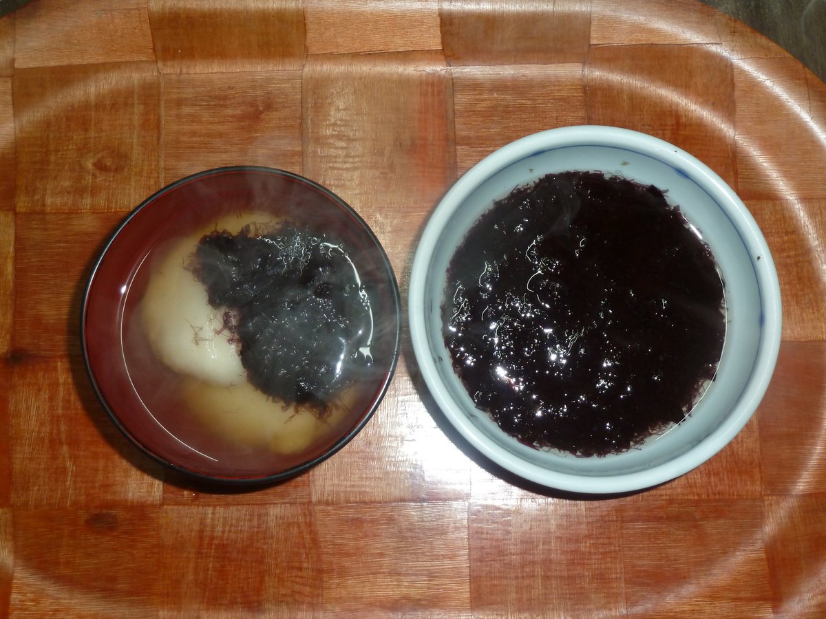 焼きたて の雲南名物 焼き鯖 なら当店におまかせ 島根特産 かもじ海苔のお届けです こちらのお客様は一年中 島根のお雑煮を召し上がられるみたいです お餅を毎日食べられることは元気な証ですね 体力をつけて元気な日々をお過ごしくださいませ