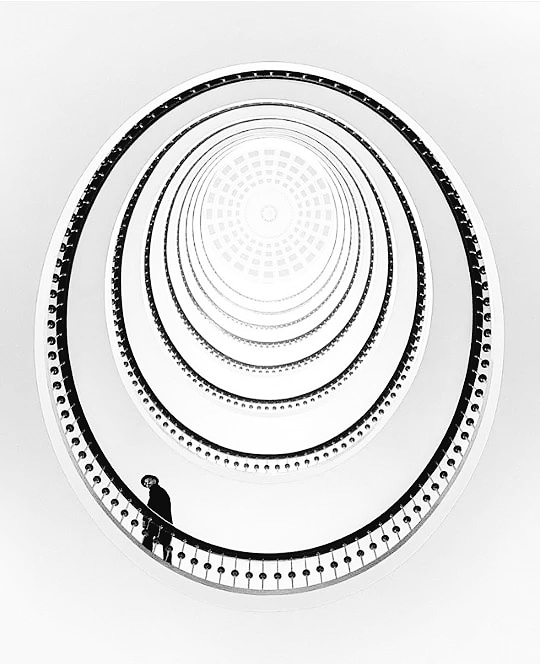 david_perell's tweet image. Every entrepreneur should have a Design Library.

It&apos;s a random collection of logos, websites, and aesthetics you like.

Best to collect these assets over time instead of waiting until crunch time, when you need them instantly.

This habit has saved me hundreds of hours.