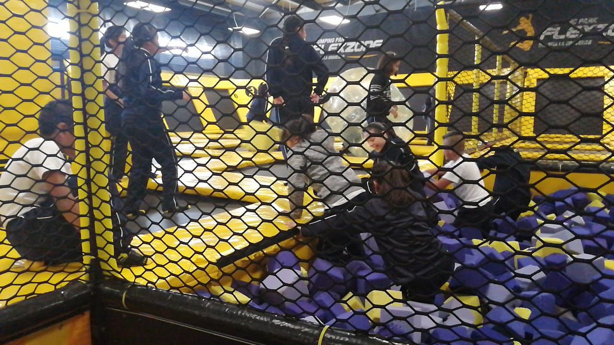 JacoboOrdazM's tweet photo. Ahora los alumnos del turno matutino de la Primaria Benito Juárez de la junta auxiliar Ignacio Romero Vargas vivieron la experiencia de @Flexzonejp, con estas acciones incentivamos a nuestras niñas y niños. https://t.co/u9sUtyqD5A