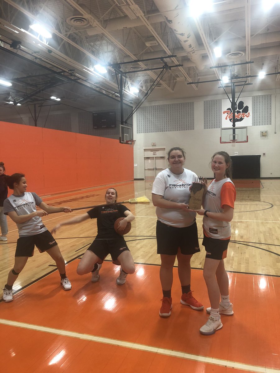 FHS_gbball's tweet image. Tuff as Nails from last week!! @graceschafferr &amp;amp; @Adrianne_Thomps ! They elevated their game, playing through injury &amp;amp; were sparks off the bench in the varsity game! 😎 way to go!! #TuffAsNails #Unbreakable