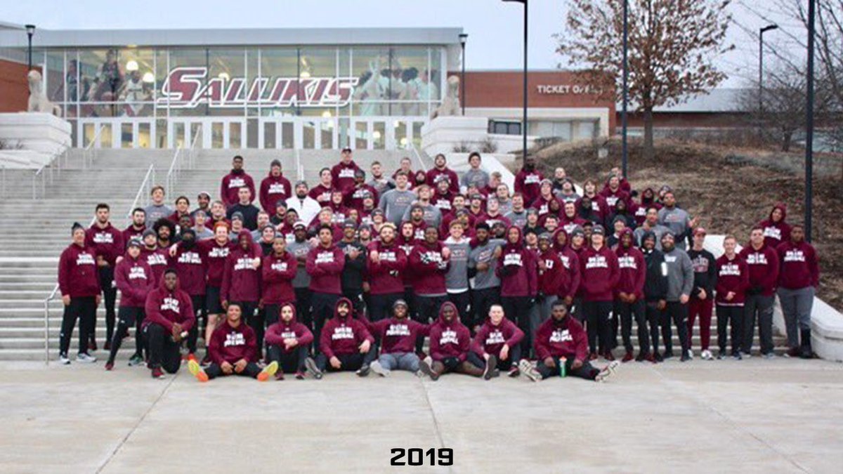 SIU_Football's tweet photo. Some throw backs from previous #LakeRuns! Any #SouthernIllinois runners who would like to #RunWithTheDawgs see you at 6am tomorrow! https://t.co/noeeorkoP9