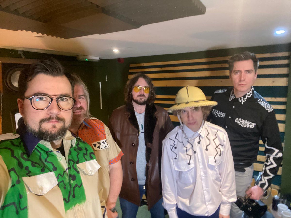 Silent__K__'s tweet photo. Few hours vibe’n at “3rd Planet Studios” tonight with the -K...
#SILENTK #SAFARIPARKPUNK #3rdplanetstudios #SPACETEXANS https://t.co/VkI2rpQVMr