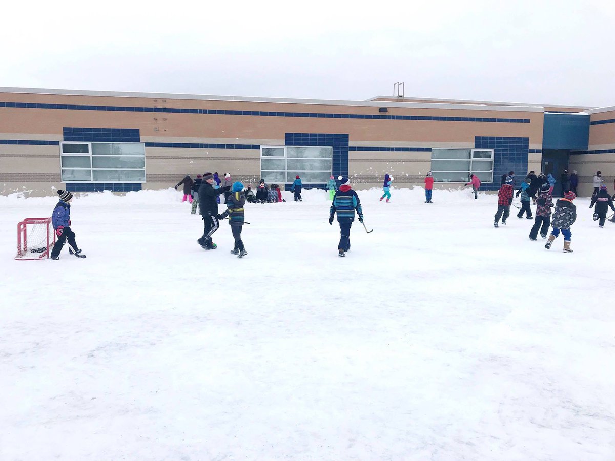 StAndrewCouncil's tweet photo. Parents tomorrow is WINTER PLAY DAY! It will take place during blocks 2 and 3. Make sure your children are dressed for the weather! ⛄️❄️ https://t.co/oTY3B1SVfE