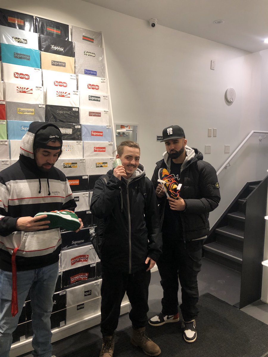 club_contrast's tweet image. I will never forget December 20th 2019. Its the day I cooked 2x pairs of Off-White Dunks for ... RETAIL! If you wanna learn how to secure the MOST LIMITED releases when they drop, ensure you have Post Notifications on! 💰📈😃