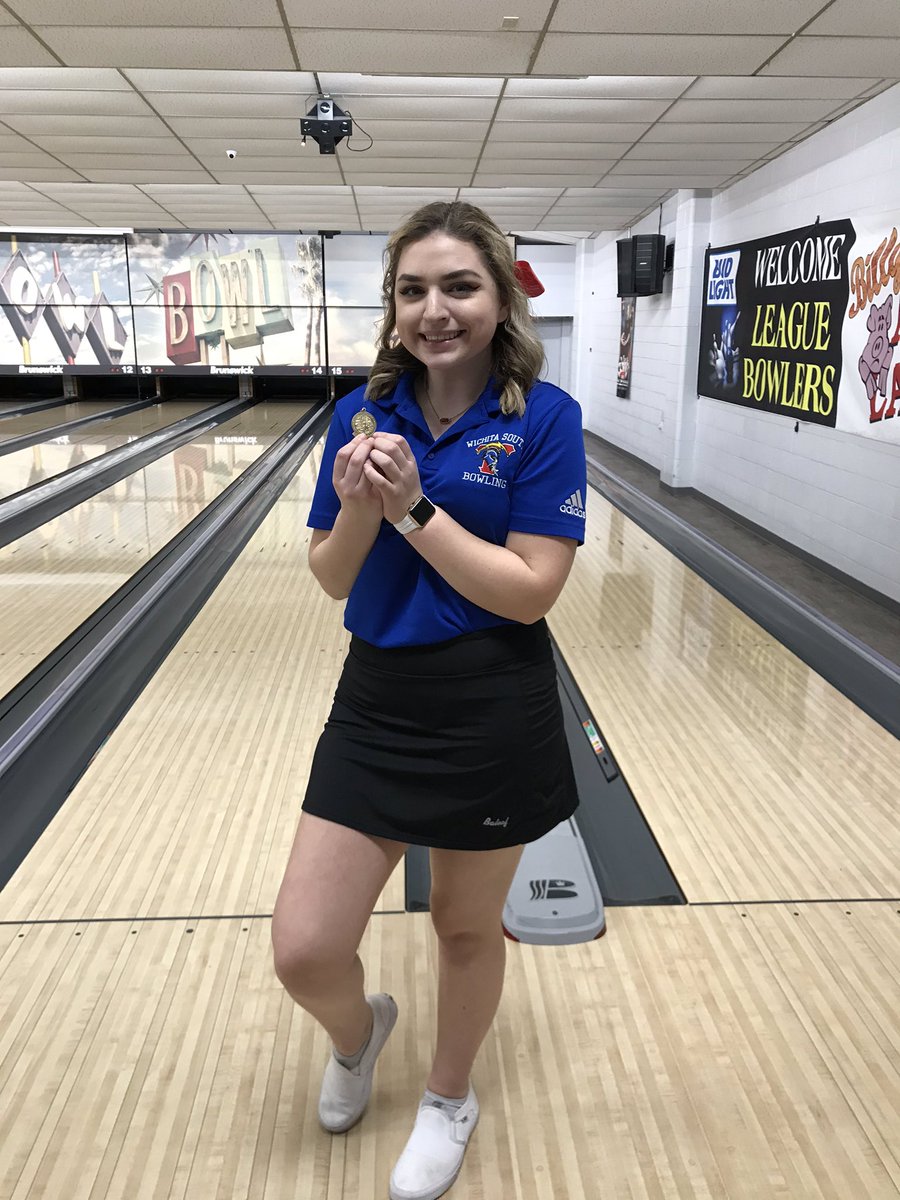 AndreaHarrisSH's tweet photo. Today was a TEAM win for the girls!! Girls finished 3rd in regionals with a 2669 and are now State Bound next Thursday at northrock! Julie Shear finished 7th overall in individuals. https://t.co/nEzK8NouS3