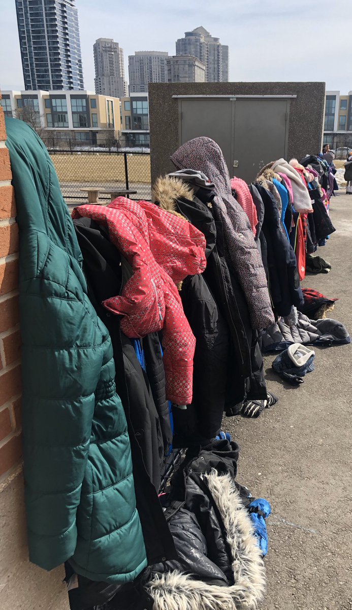 Cooksvilleps's tweet photo. The students were so happy to see the sun today at recess!! ๐ #nocoatsneeded @Cooksvilleps @nelsonlou5 @GSolomonHenry https://t.co/xovvh0IWQH