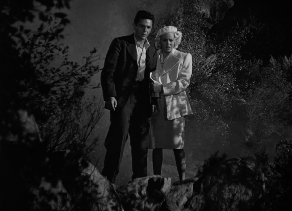 G1OSER's tweet image. 🎞️ #1fotograma #1frame 📽️ The Postman Always Rings Twice (1946) Dir.: Tay Garnett  Cin.: Sidney Wagner 📽️ #movie #oneperfectshot #filmnoir