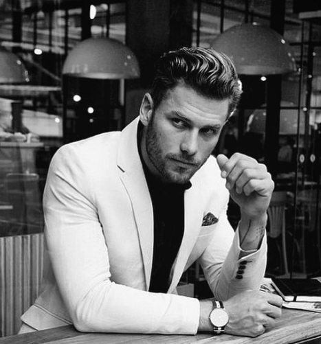 BradlyJones_'s tweet photo. *Walking into the bar, asking for a scotch. Looking around seeing it's not busy, as I take a seat. The bartender sets a glass beside me and I nod*
Evening folks. https://t.co/M66CNPXe1a