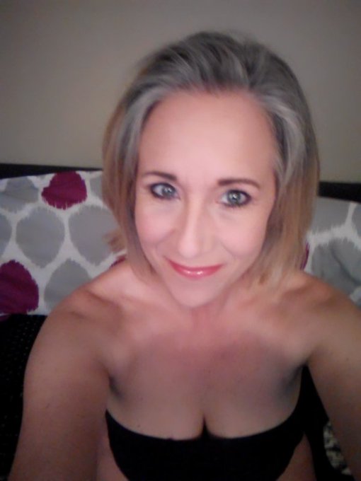 You're going to put that where? Mmmm...r u going to shove it in or enter slowly? #momporn #hotmilf https://t<a href="/tag/hotmilf"class="tags"><span>#hotmilf</span></a><a href="/tag/momporn"class="tags"><span>#momporn</span></a>