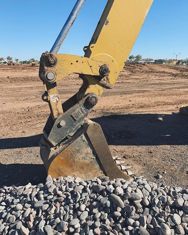 Construction is moving over @epicenteraz 
Those big trucks everyone has been waiting for are going full force! ift.tt/3c4gJfH