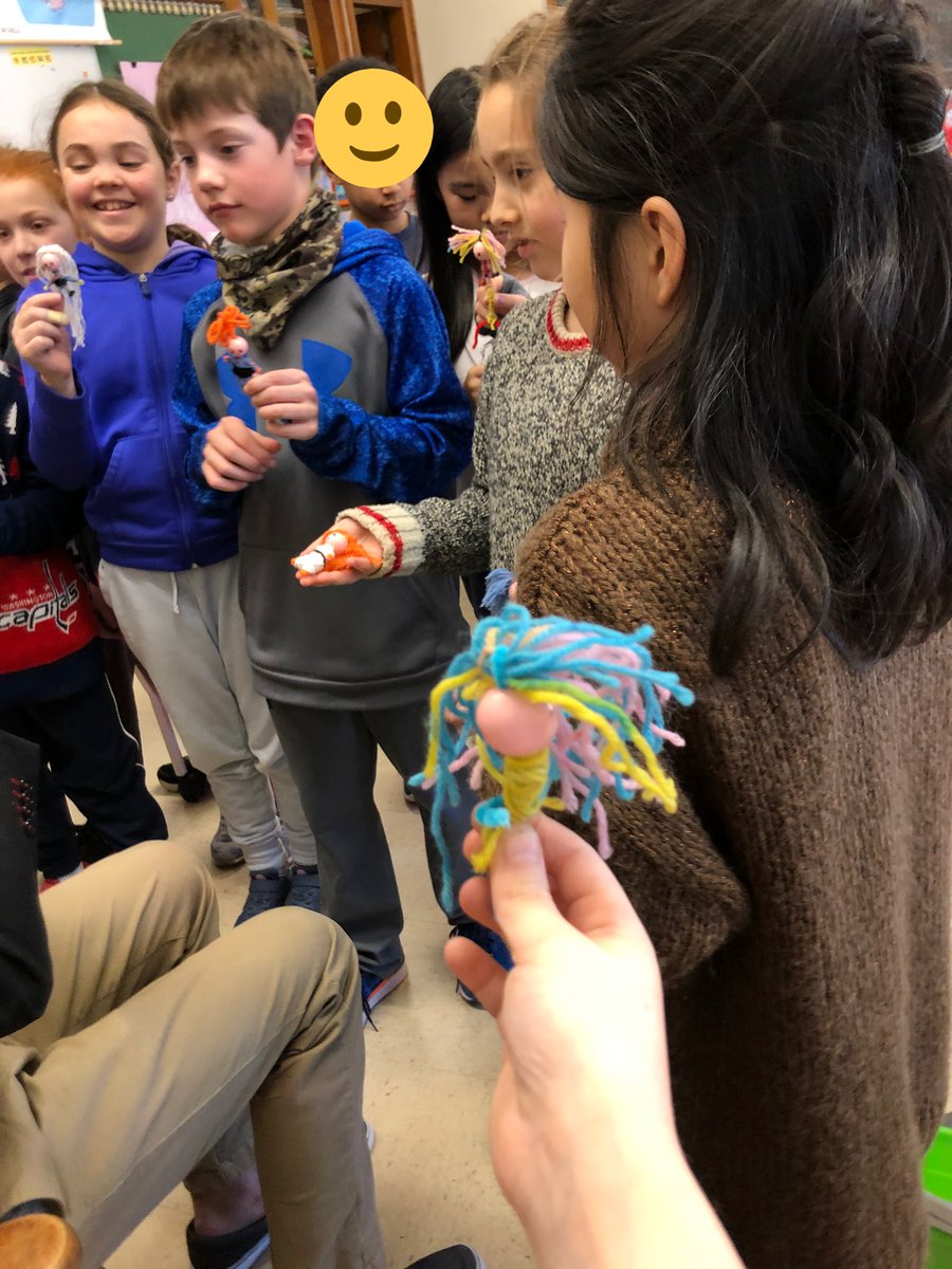 Lkennedy37's tweet image. Last 10 mins of the day usually a time to wrap up Most days we're still going full tilt &amp;amp; then @MsPhillipsHRCE pops in with @mraspinall Well that doesn't happen every day! Ss excited to show @DiscoverGracie friends/stories they made @McMenemyTweets #IntegratedCurriculum @HRCE_NS