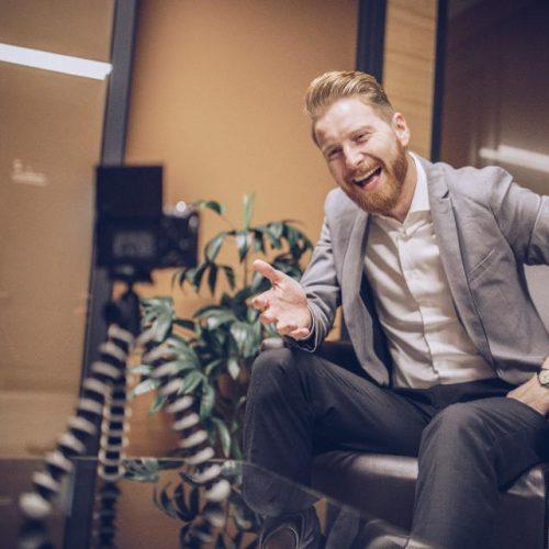 Many brands ignore the best brand ambassadors that money can't buy, who are showing up for the very brands day in and day out: their employees.

Source: bit.ly/2SSEKPi via <a href="/innavation/">Inna Semenyuk</a>